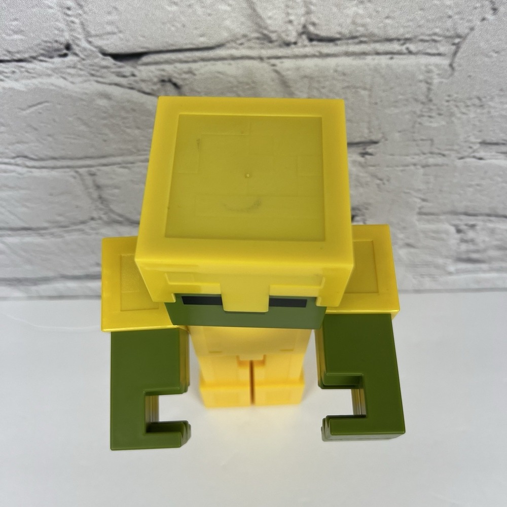 Minecraft Gold Armored Zombie Large Scale 8.5" Posable Figure Mojang Mattel Used - Picture 2 of 7